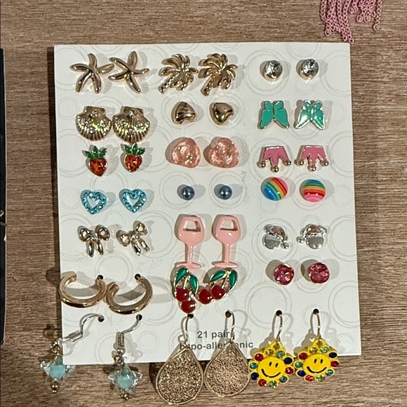Colorful Assorted Earring Set - Picture 9 of 9